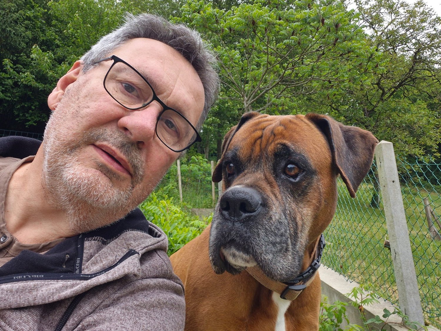 Guy et Néo, le boxer des Carnets de Néo